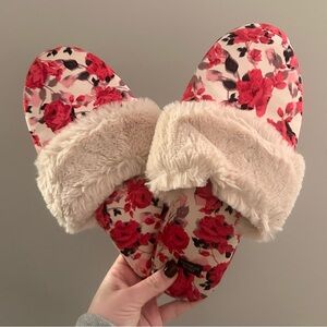 New Victoria’s Secret Floral Red, Pink, and Cream Faux Fur Slippers